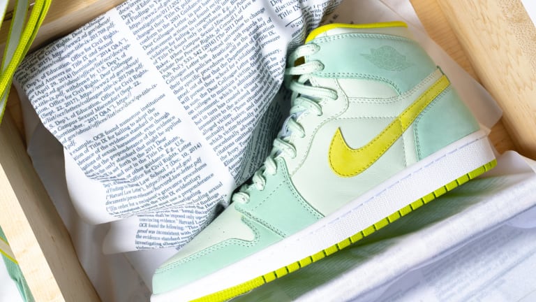 Oregon Ducks Celebrate Women with Air Jordan
